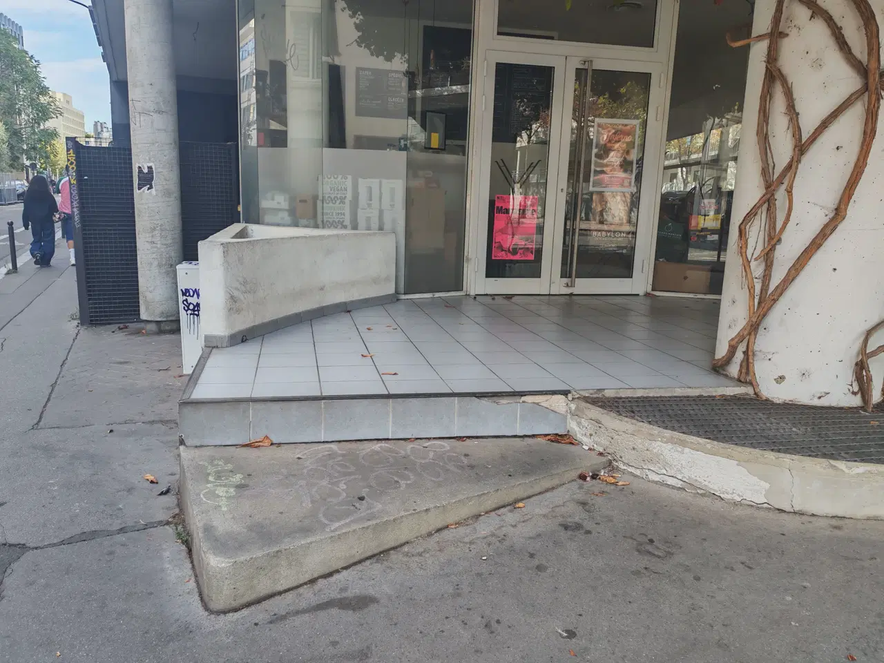 Curb round — photo 1