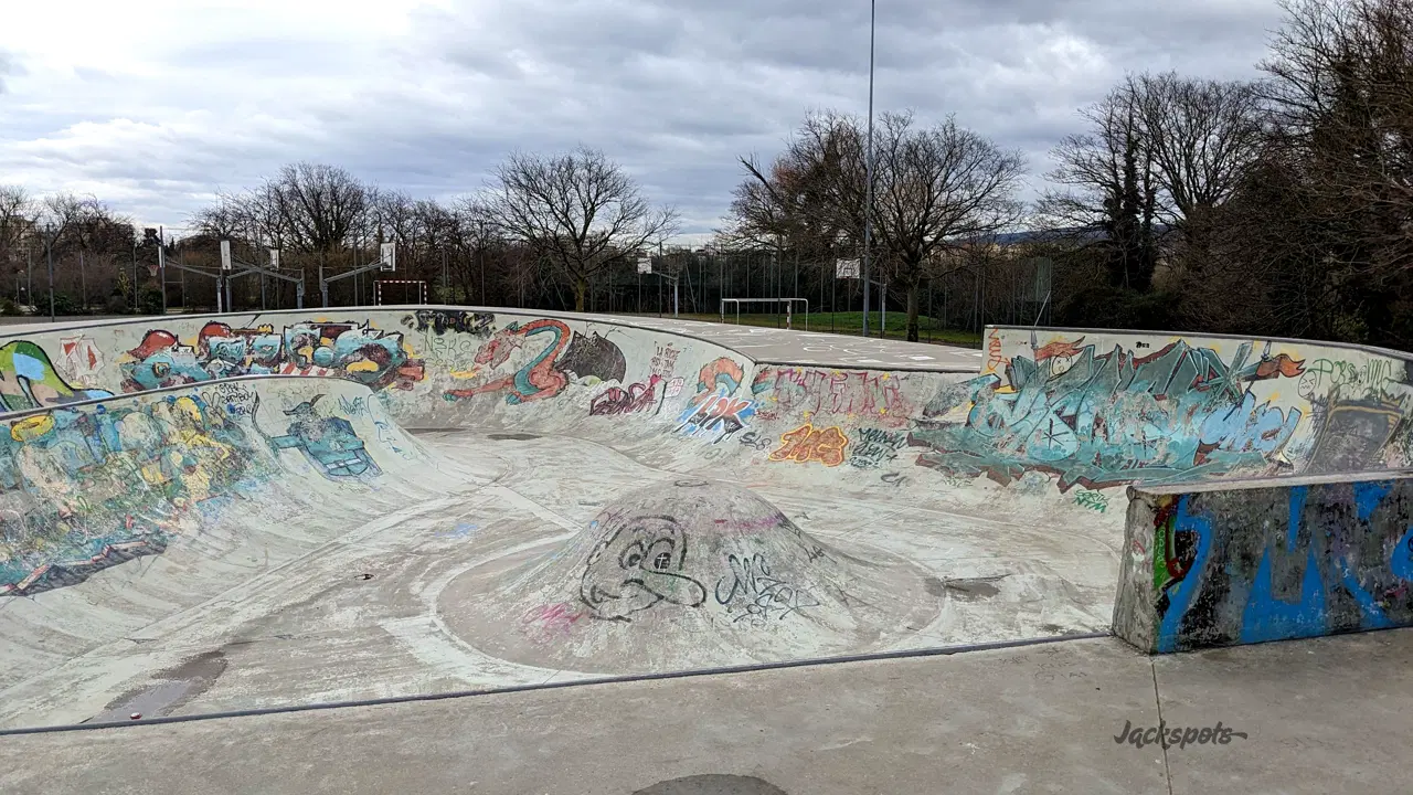 Bourg-lès-Valence skatepark — photo 1