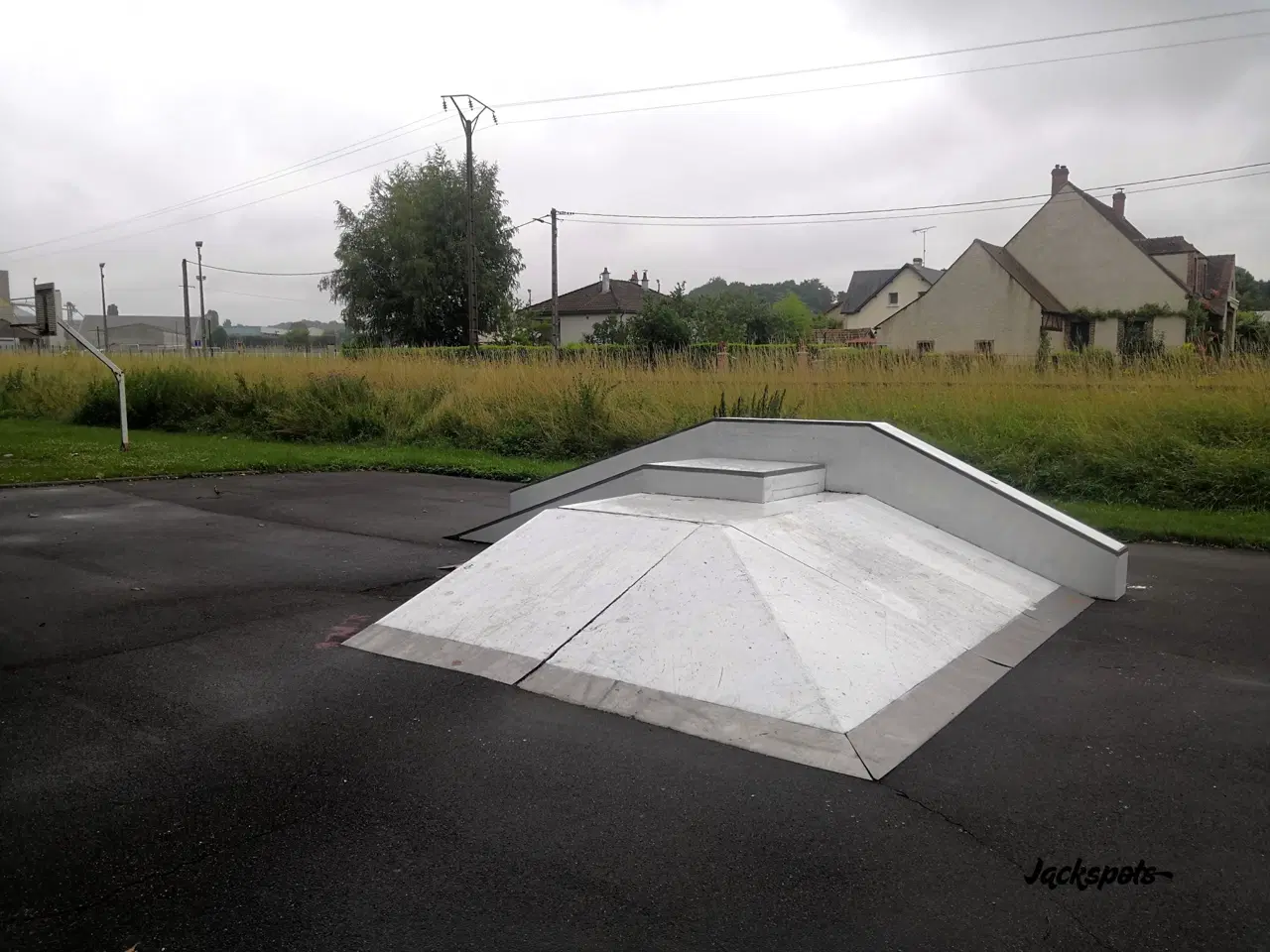 Château-Renard skatepark — photo 1