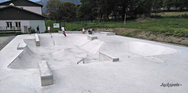 Ugine skatepark — photo 1