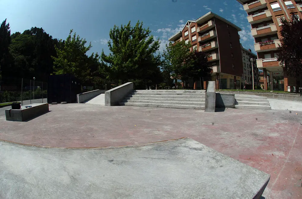 Arrigorriaga Skatepark — photo 1