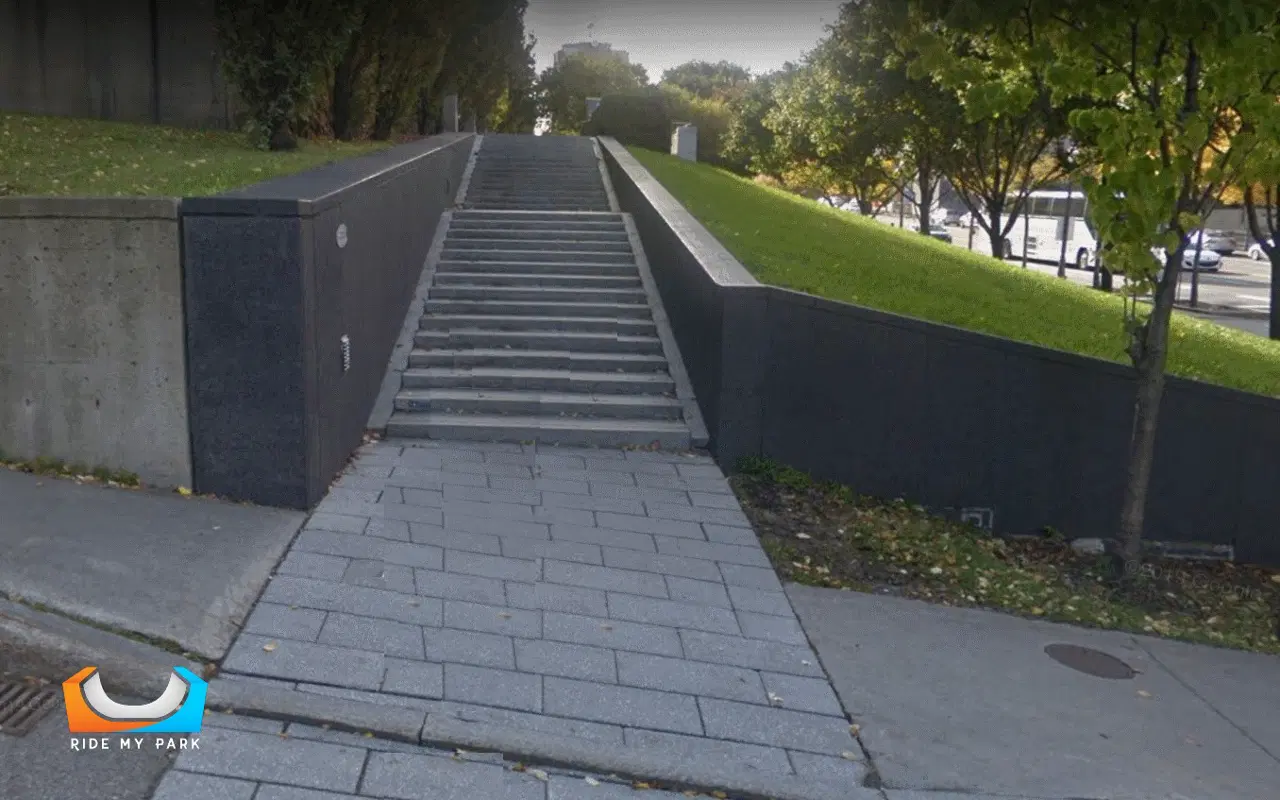 Rue des Parlementaires Spot — photo 1