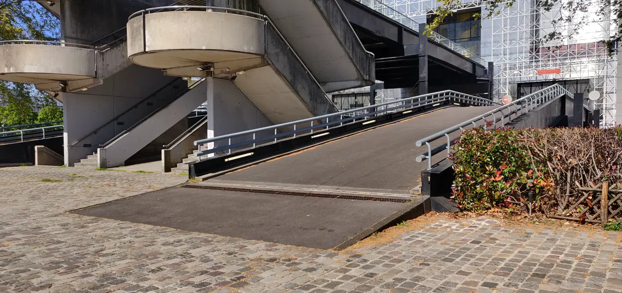 Rails Parc de la Villette — photo 1