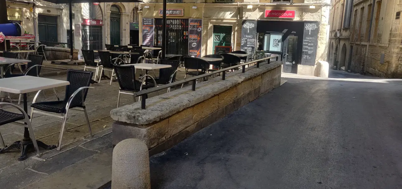High rail on Place Notre-Dame — photo 1