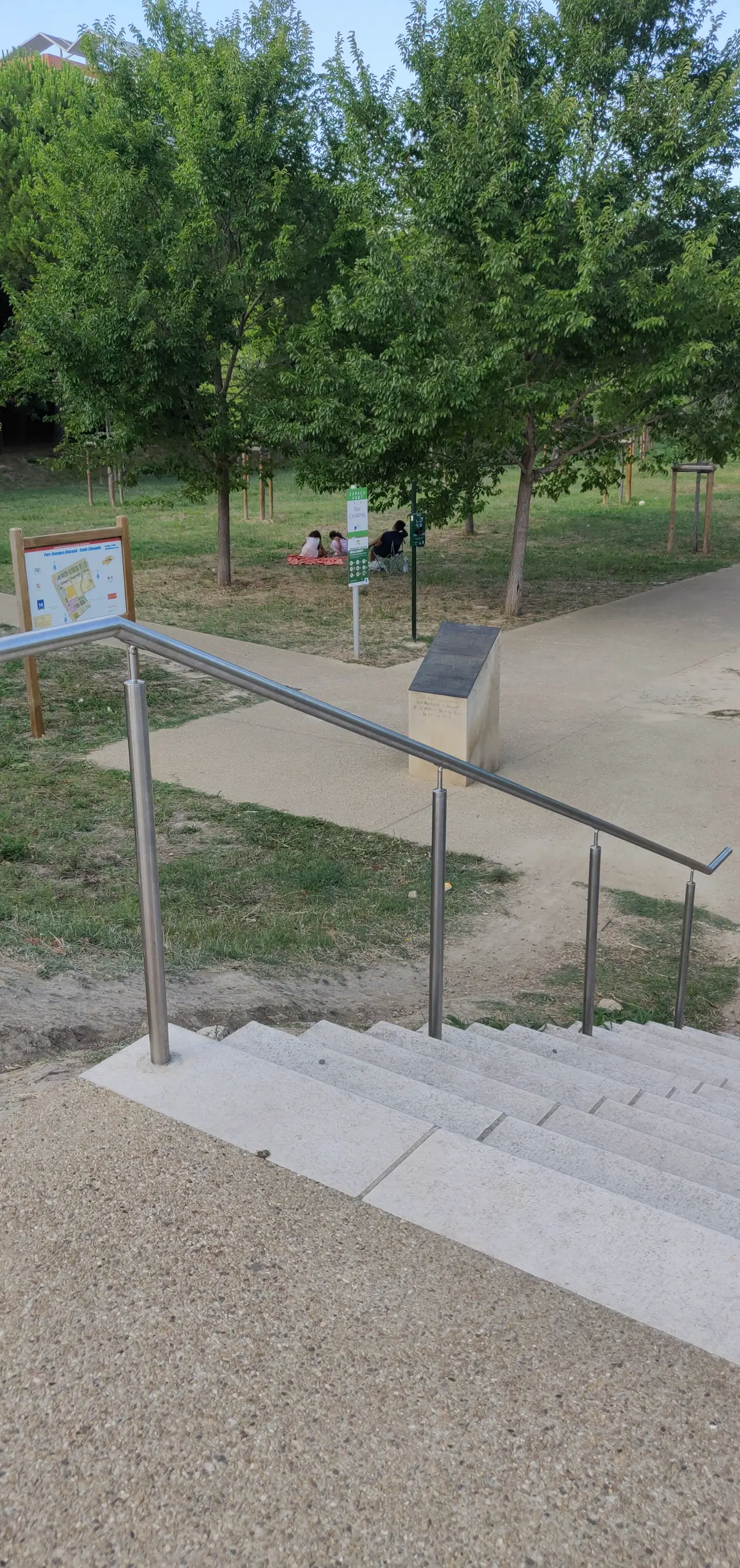Hidden rails — photo 1