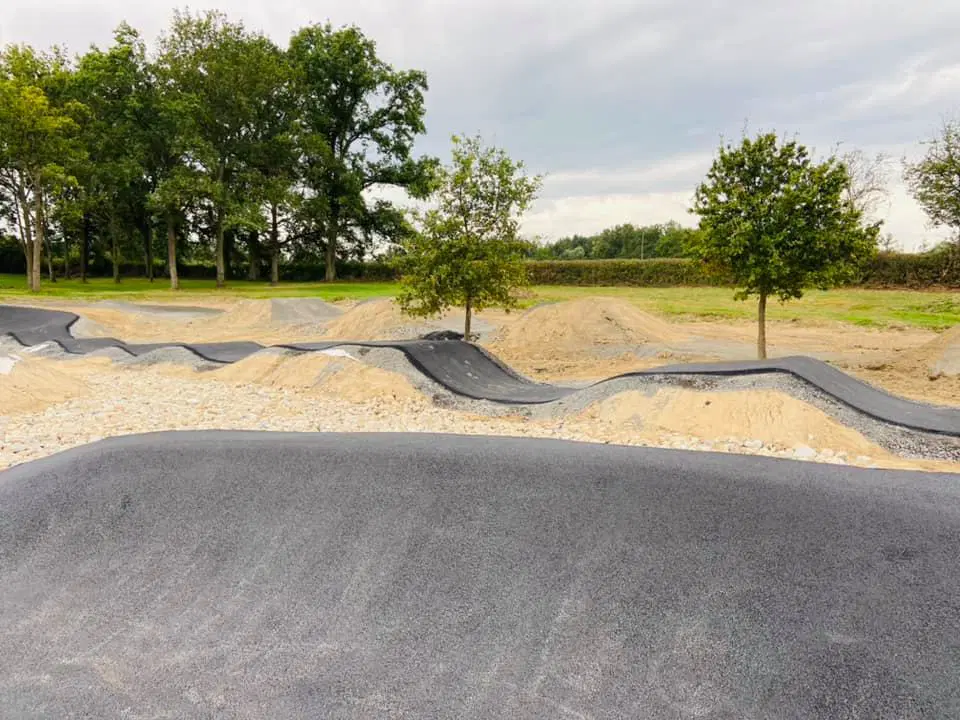 Pumptrack Mizerieux — photo 1