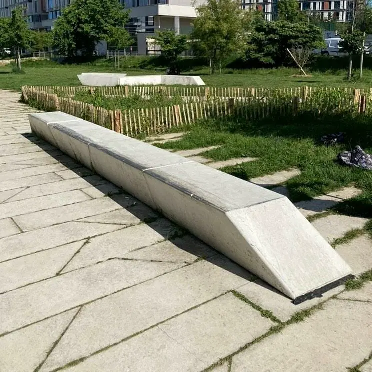 Curbs Cousteau — photo 1
