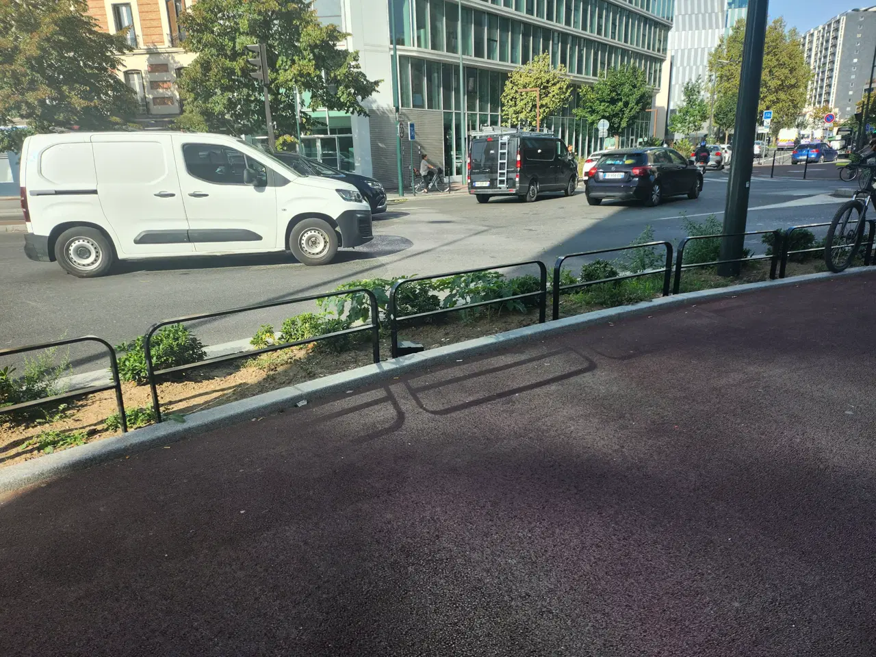 Low rails Clichy — photo 1