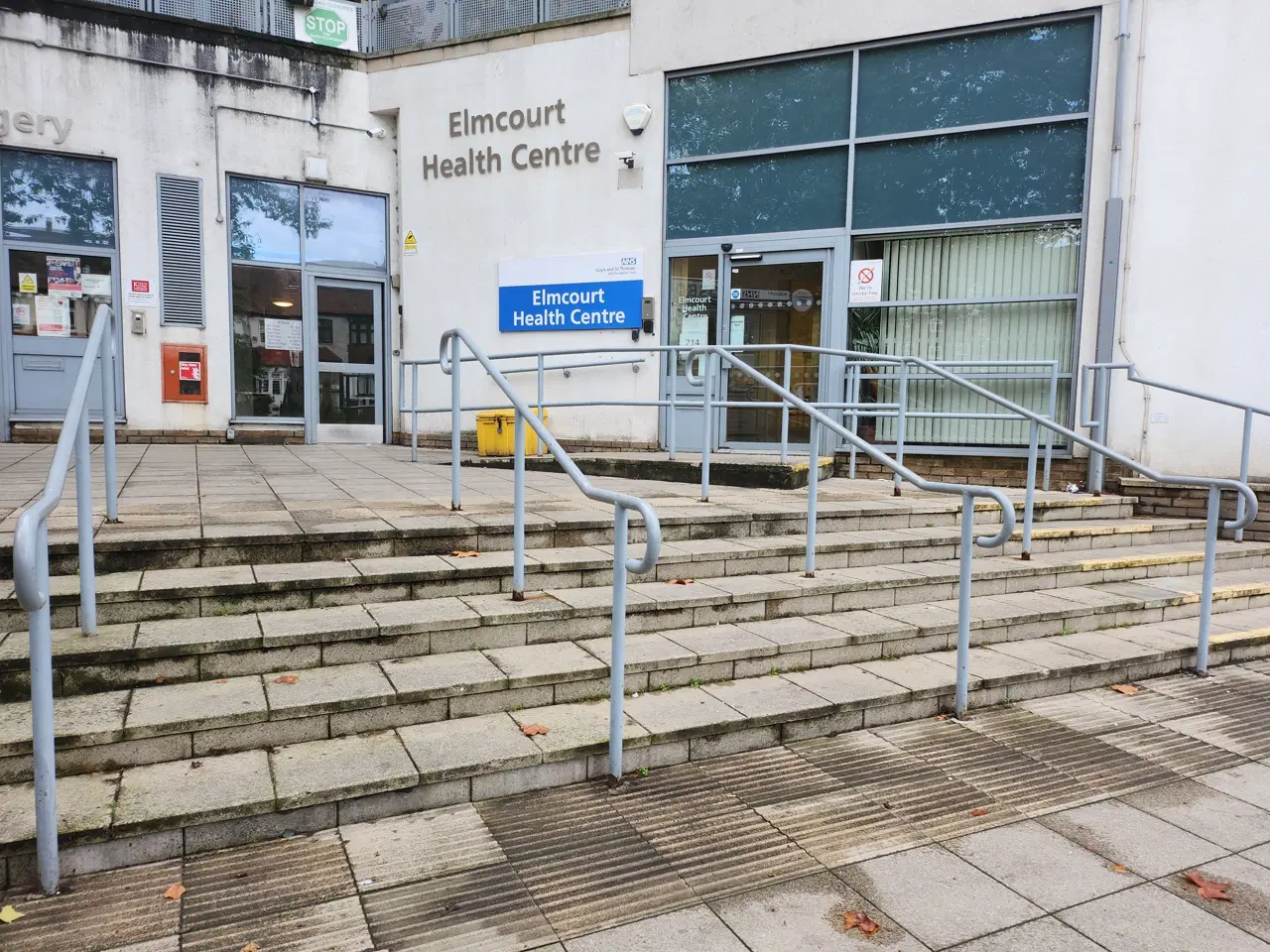 Blue handrail Norwood Rd — photo 1