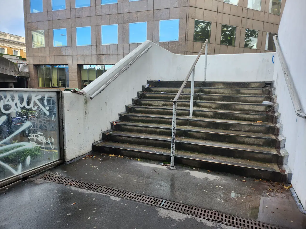 Handrail London Bridge — photo 1