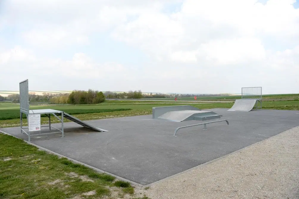 Pogny skatepark — photo 1