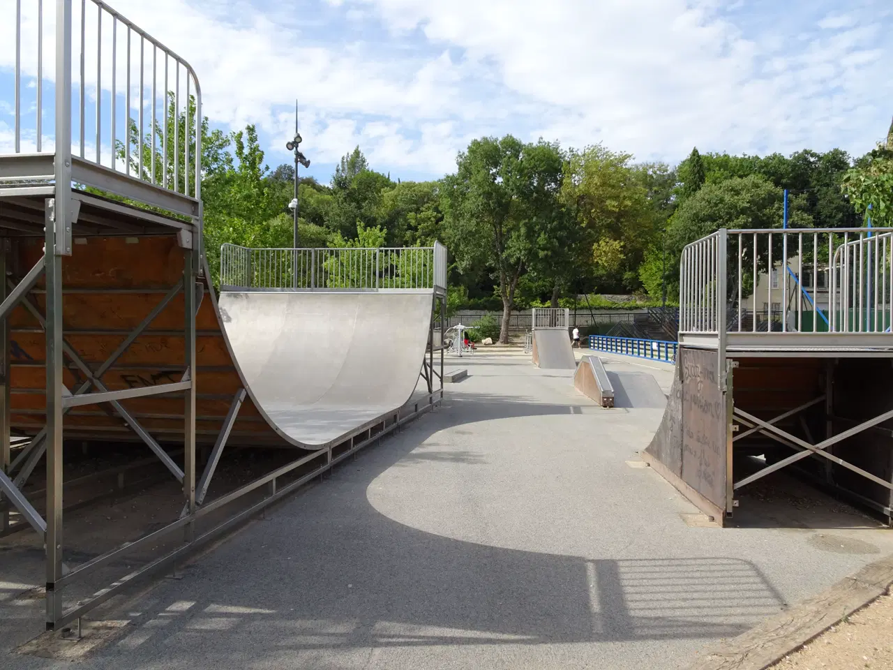 Flassans-sur-Issole skatepark — photo 1