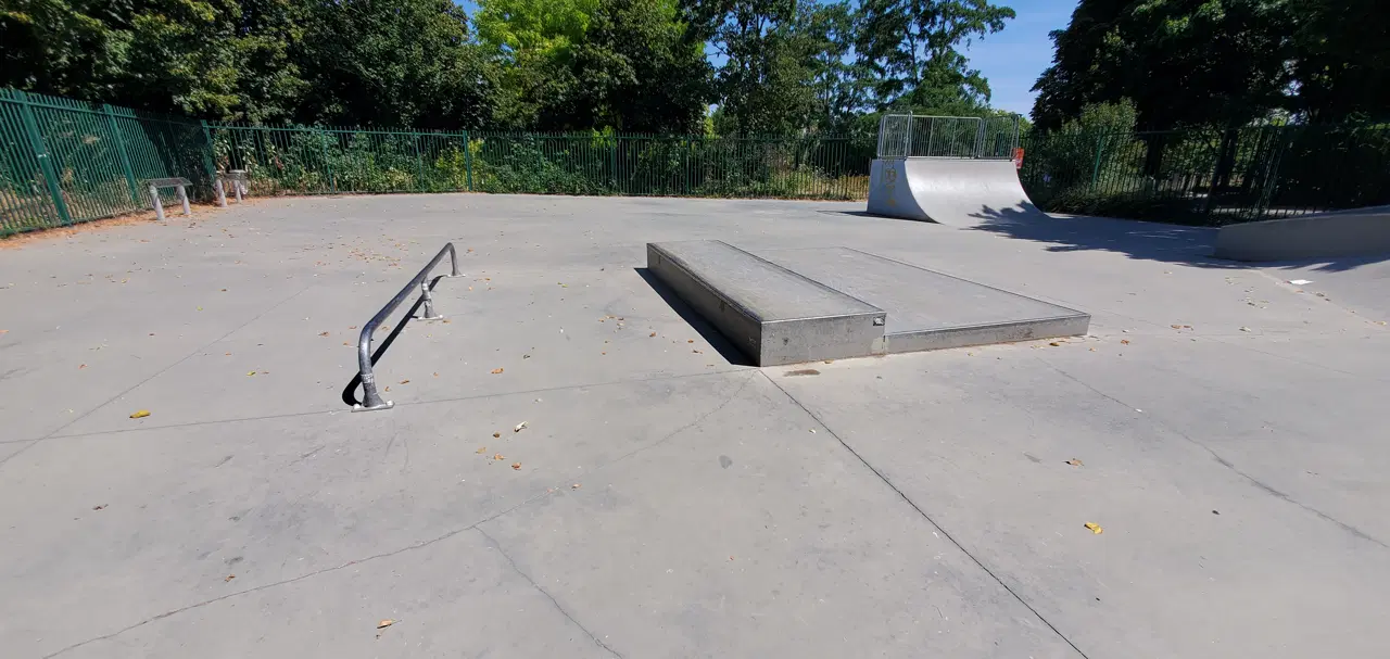 Suresnes skatepark — photo 1