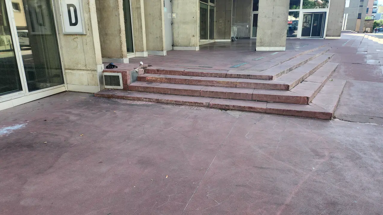Stairs canal de l'Ourcq — photo 1