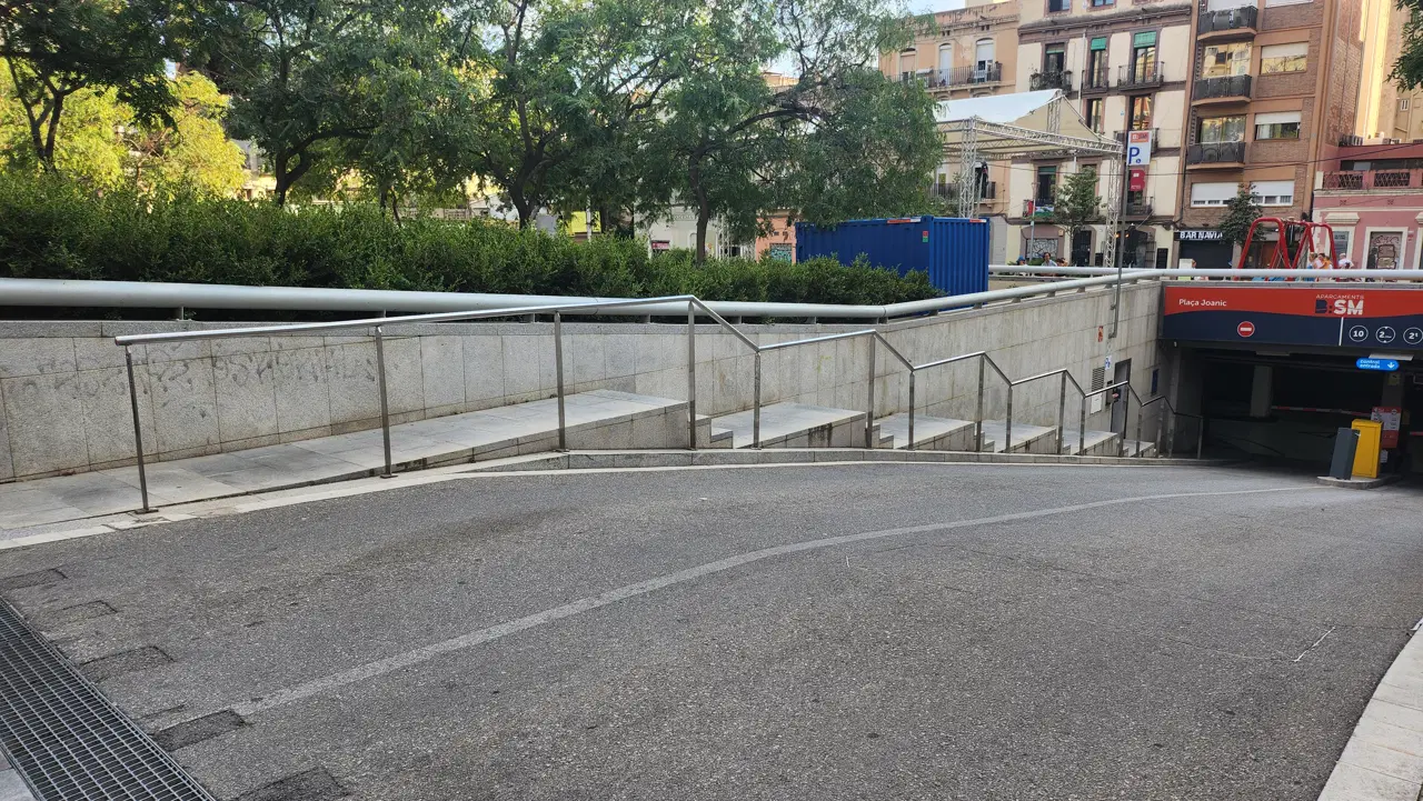 Plaça d'En Joanic Spot — photo 1