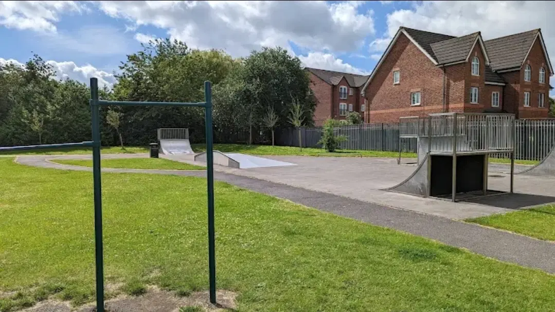 Bredbury skatepark — photo 1