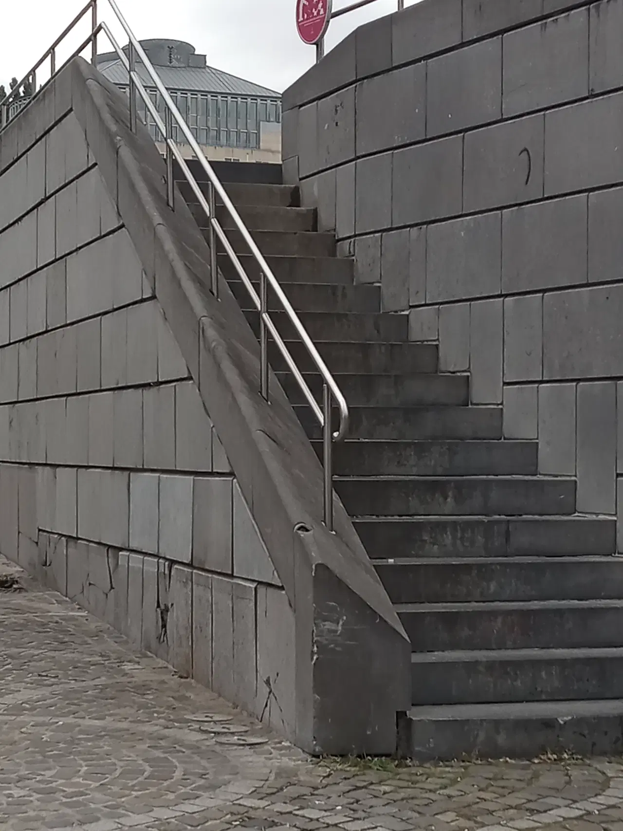 Place Saint Lambert Spot — photo 1