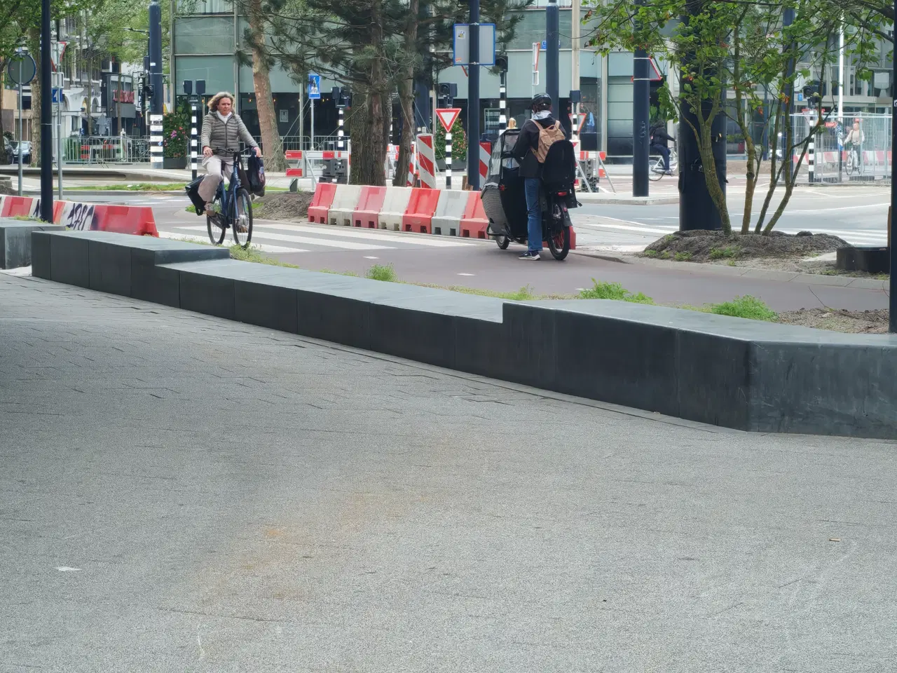 Curb Pompenburg — photo 1