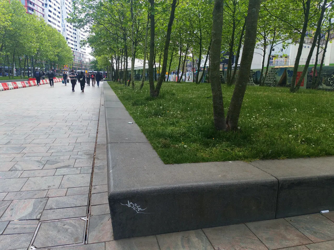 Long curb Rotterdam — photo 1