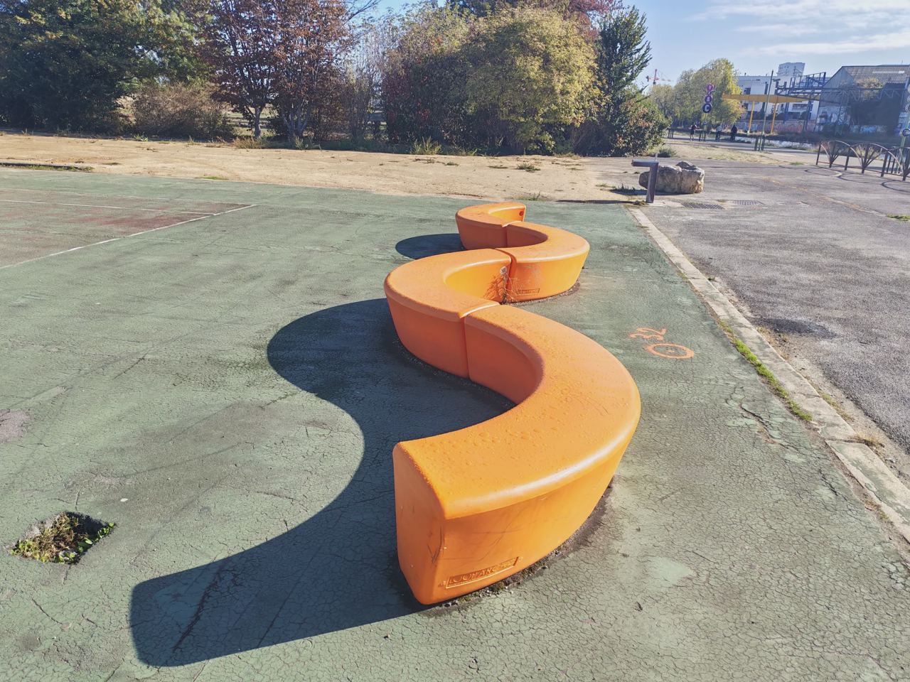 Snake curb spot — photo 1