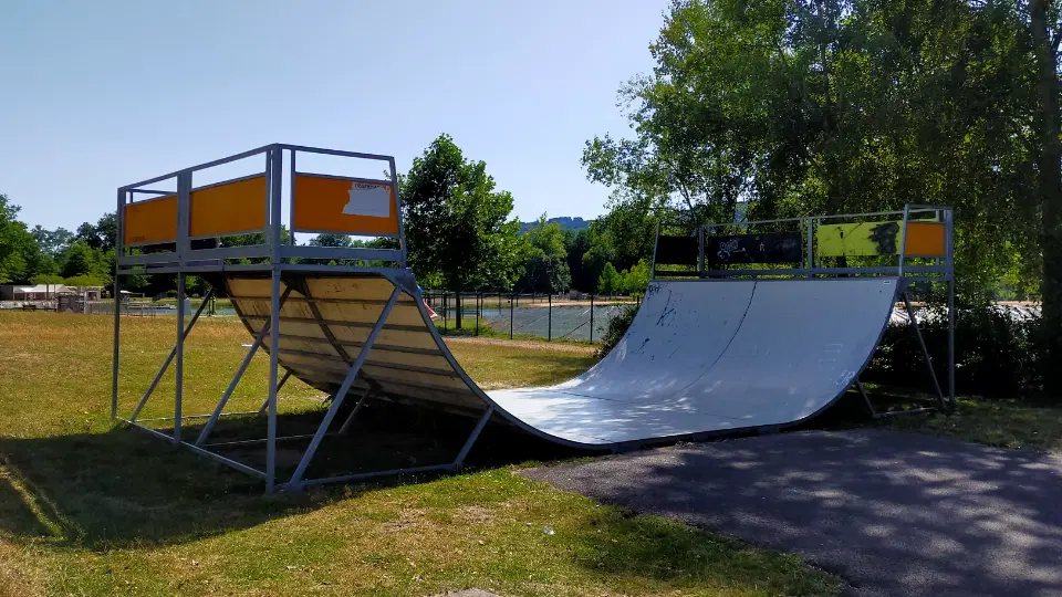 Ambert skatepark — photo 1