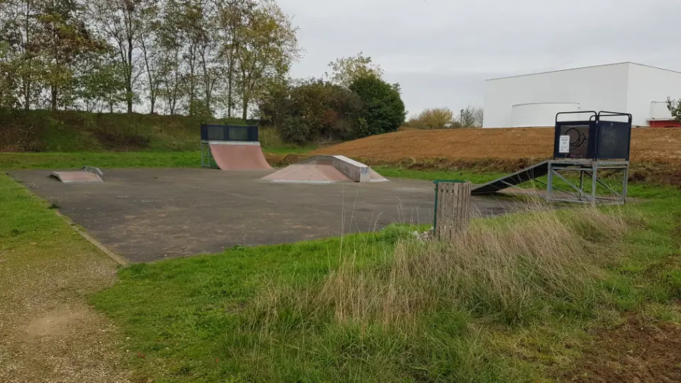 Fresnes-sur-Marne skatepark — photo 1