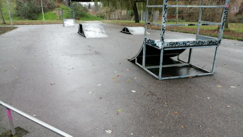 Longeville-lès-Metz skatepark — photo 1
