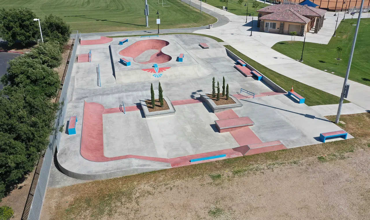 Tustin Skatepark — photo 1