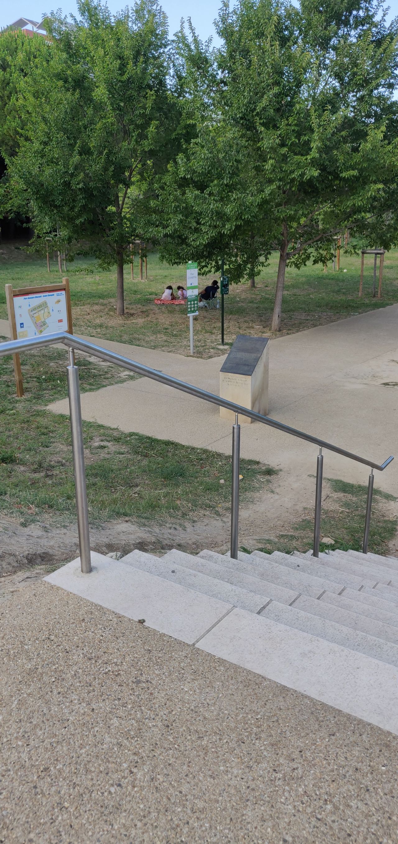 Hidden rails — photo 1