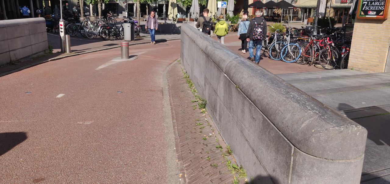 Long curb Max Euweplein — photo 1