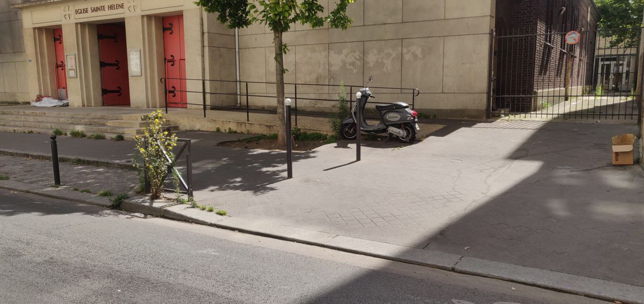Rail Eglise Sainte Helene — photo 1