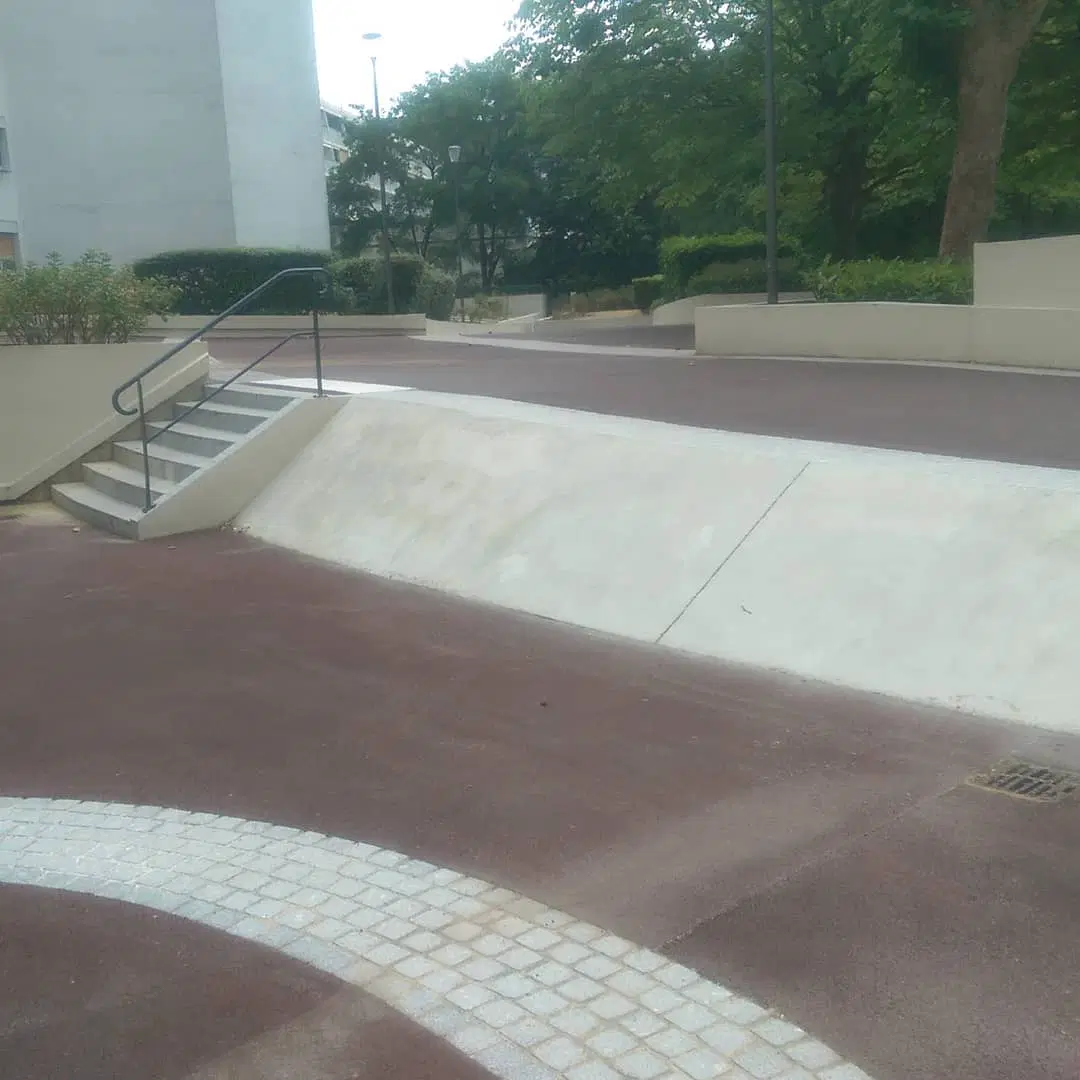 Dupuis plaza — photo 1