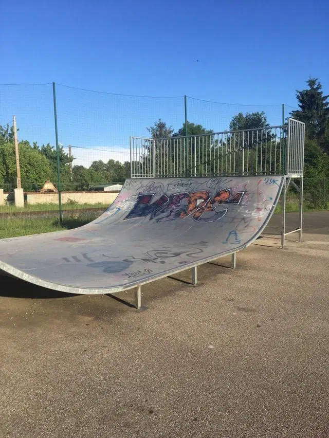 Péronnas skatepark — photo 1