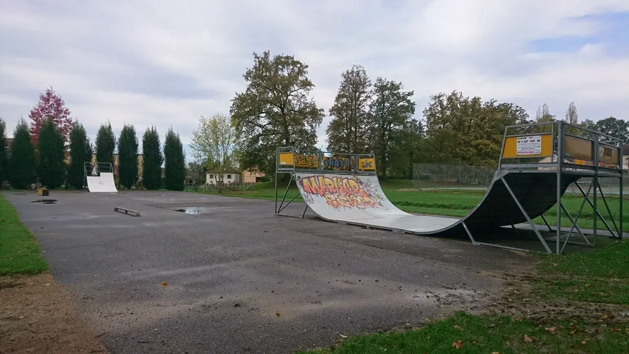 Louhans skatepark — photo 1
