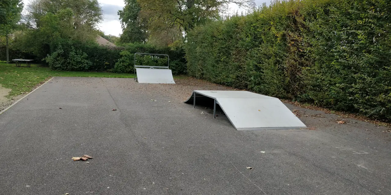 Sivry-Courtry skatepark — photo 1