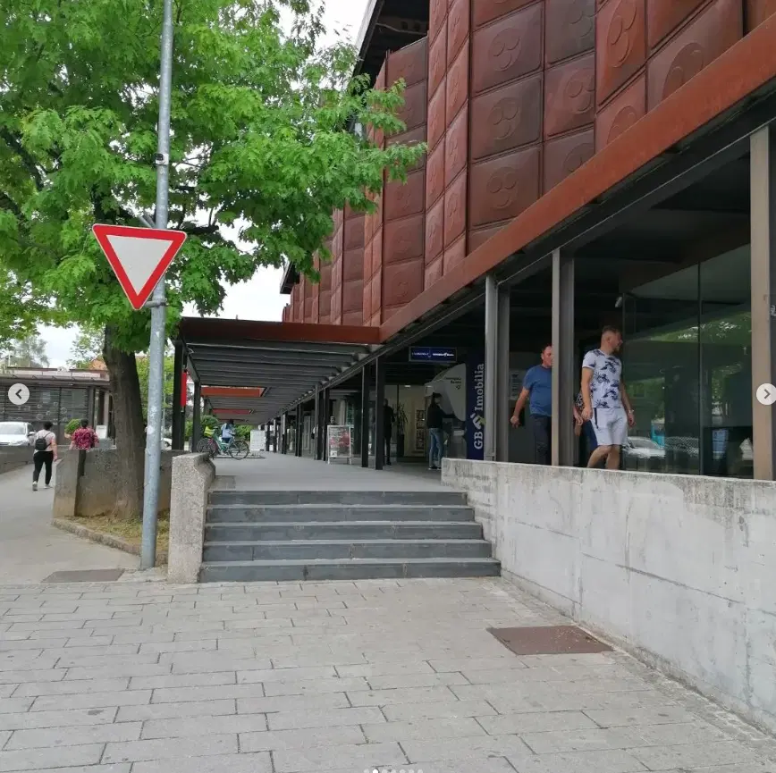 KR spot #3 — photo 1
