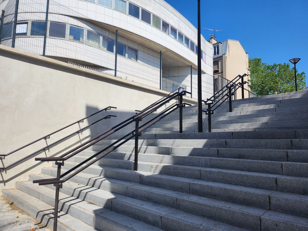 Handrails Goutte D'or — photo 1