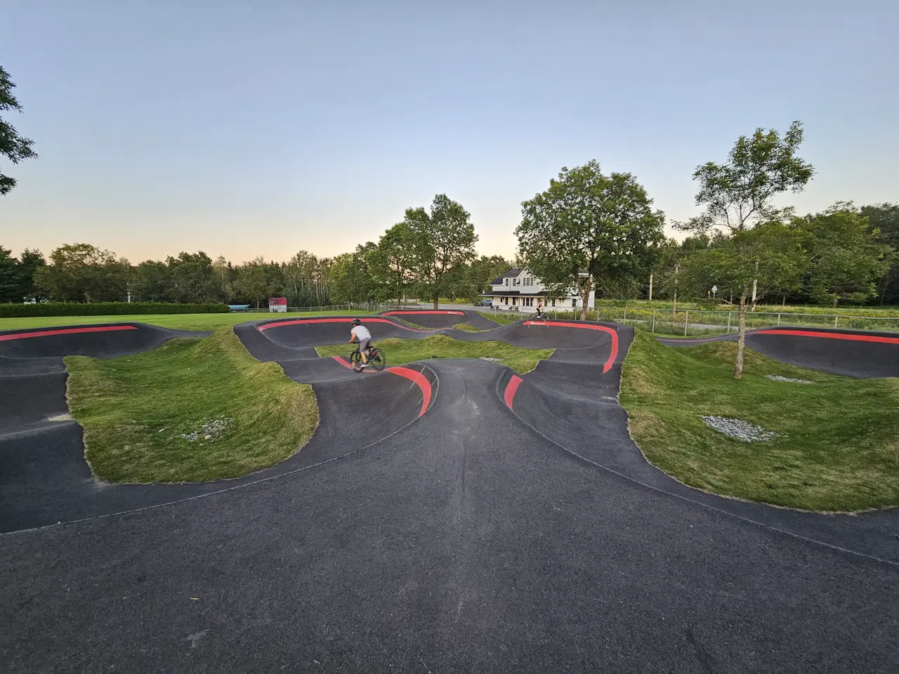 Pump track lac-aux-sables — photo 1