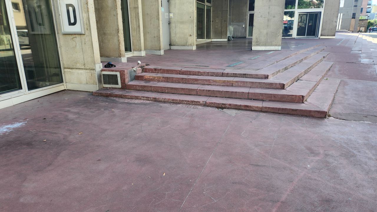 Stairs canal de l'Ourcq — photo 1