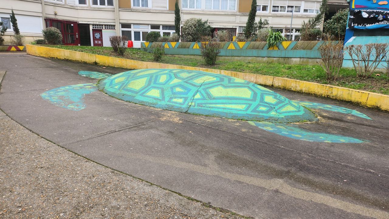 Super animal spot Pantin — photo 1