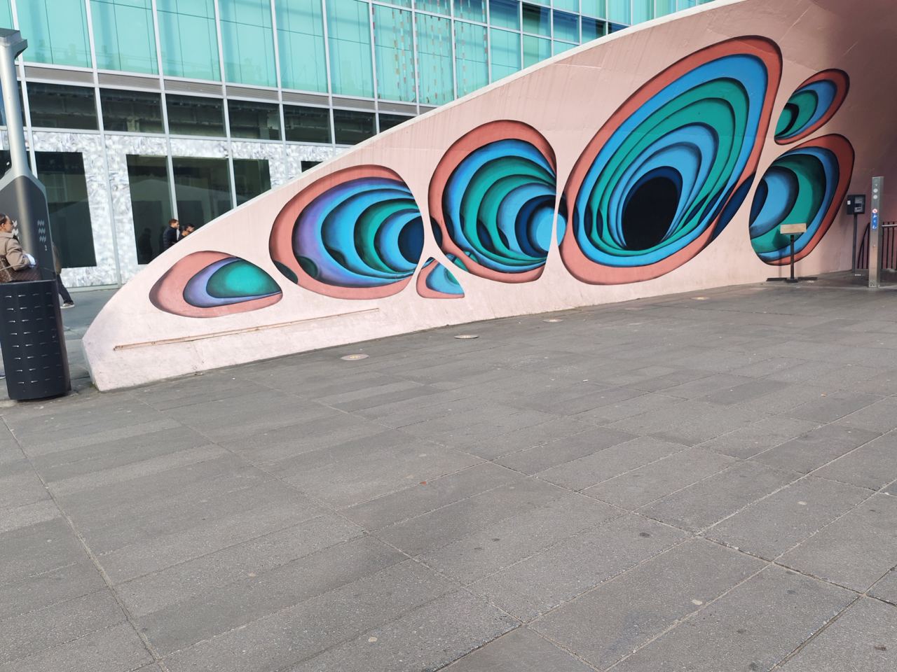 Mega curved wall Eindhoven — photo 1