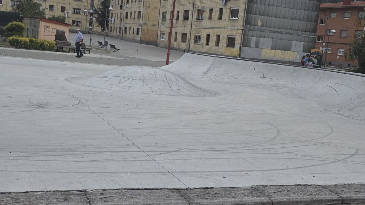 Street park — photo 1