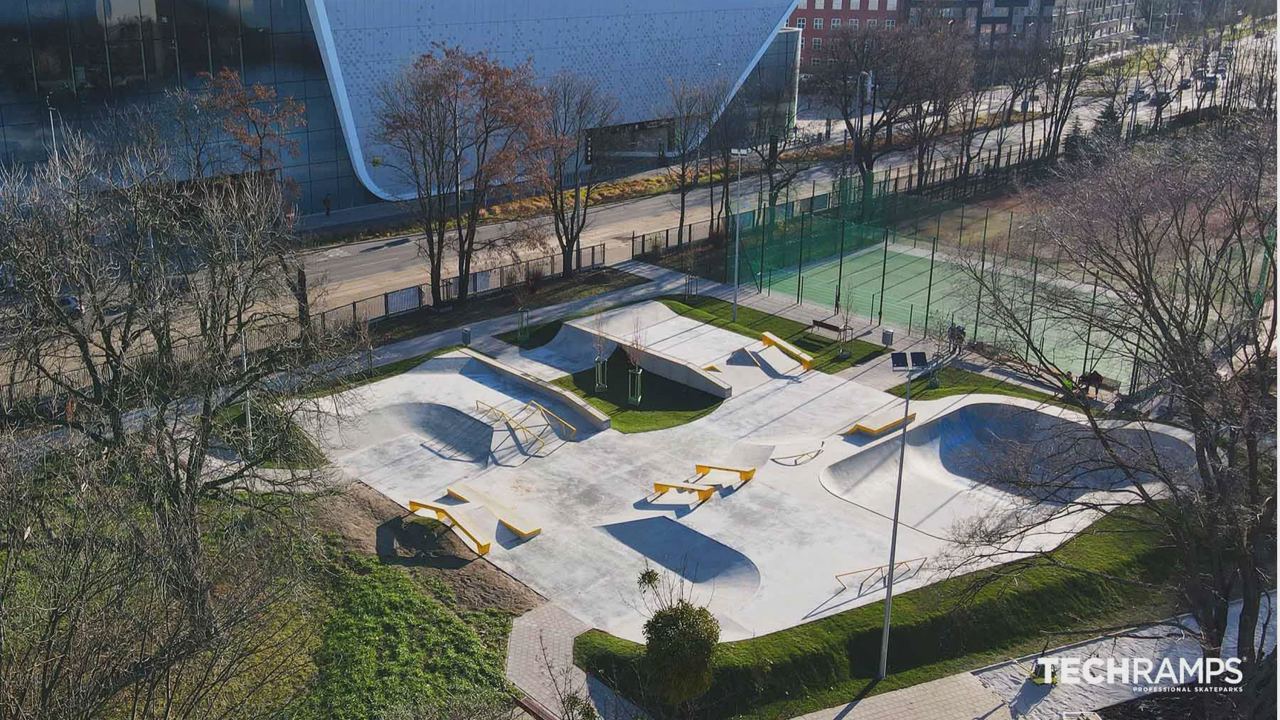 Skatepark obok Wroclavii — photo 1