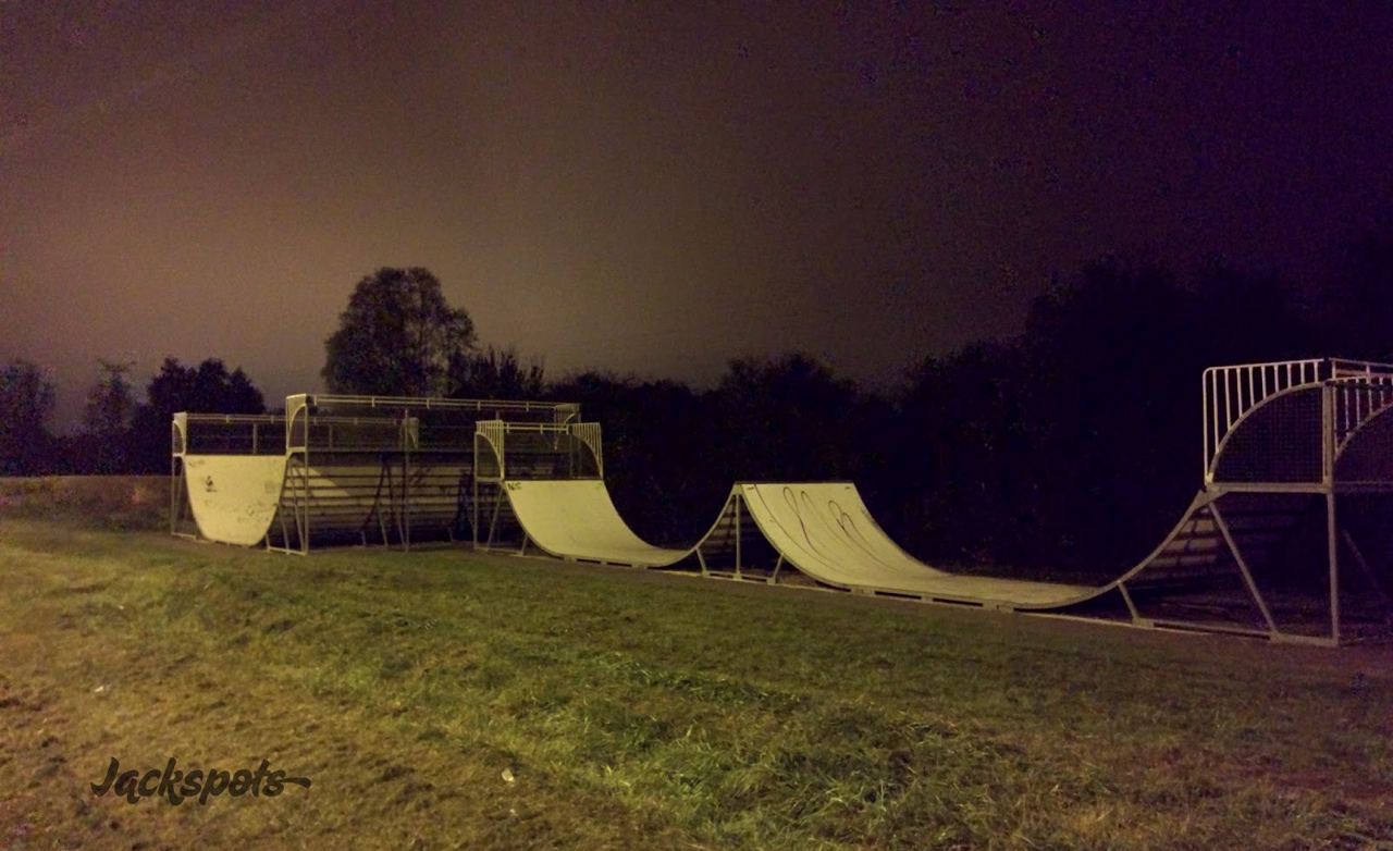 Saint-Amand-Montrond skatepark — photo 1