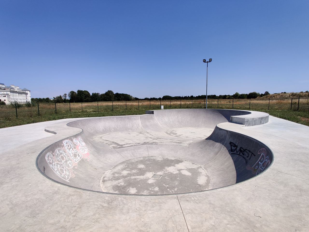 Serris skatepark — photo 1