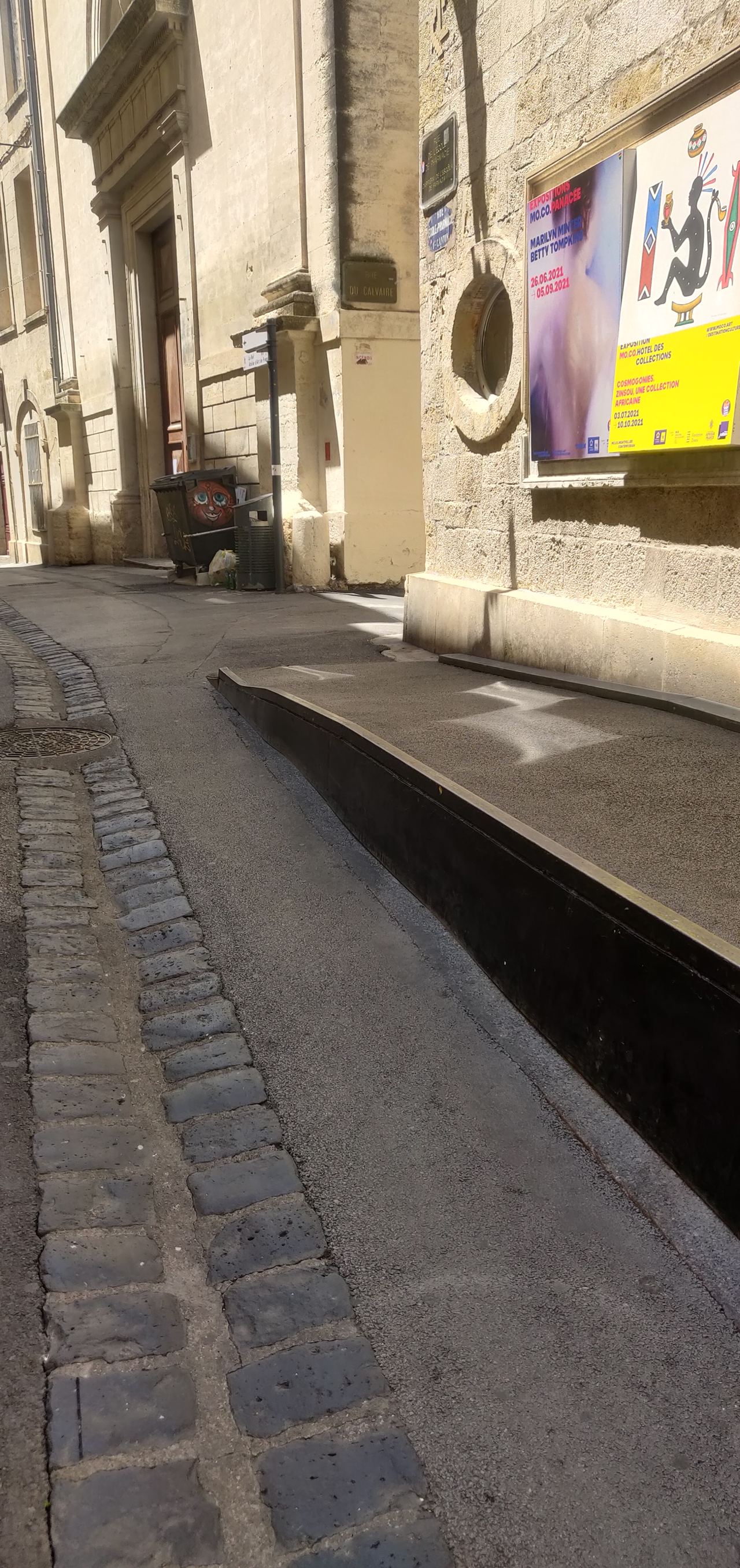 "La Panacée" ledge — photo 1