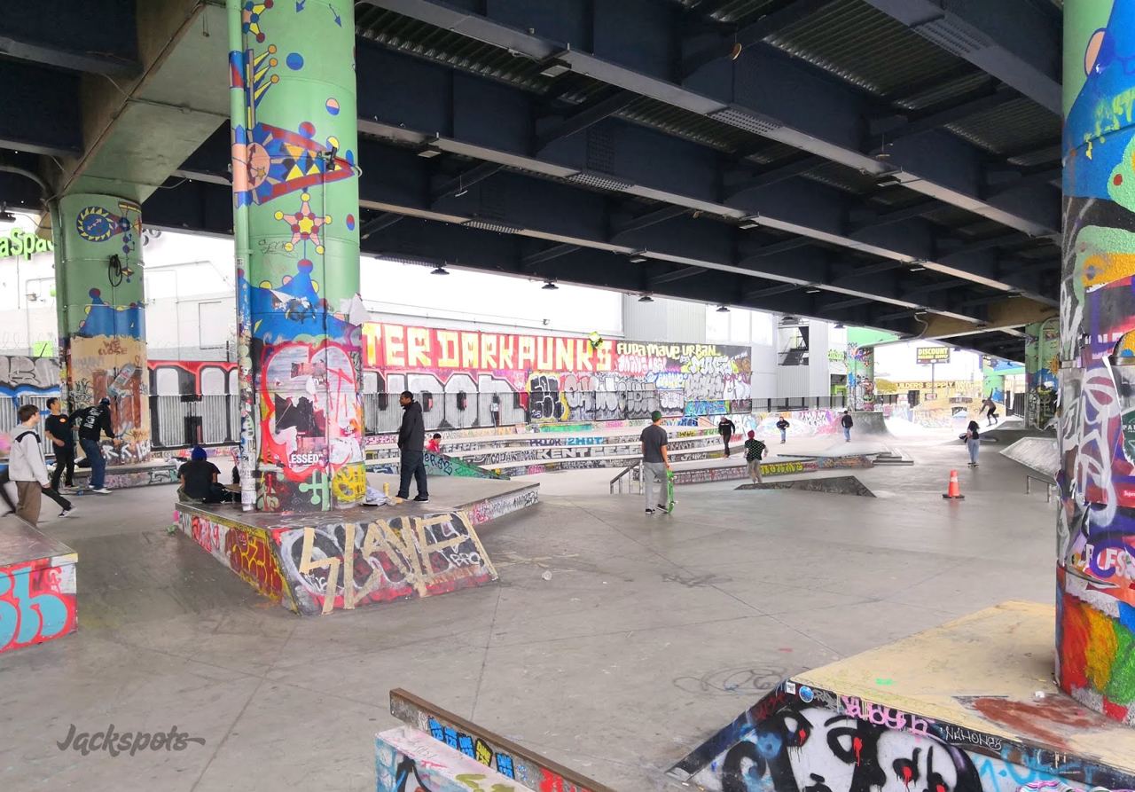 Under the bridge skatepark — photo 1