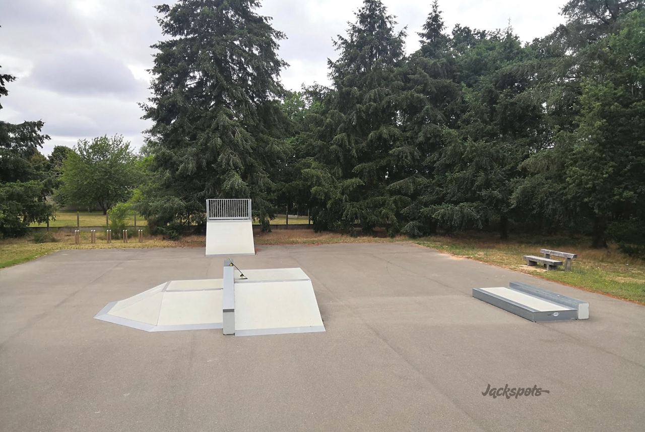 Bray-Saint-Aignan skatepark — photo 1