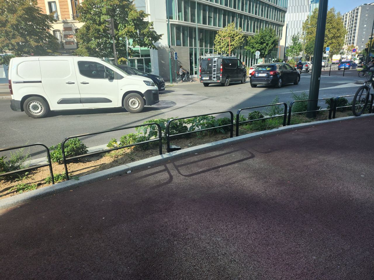 Low rails Clichy — photo 1