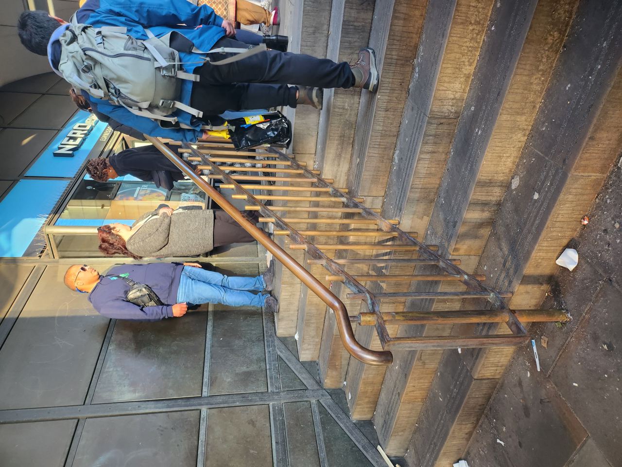 Handrail close to Big Ben — photo 1